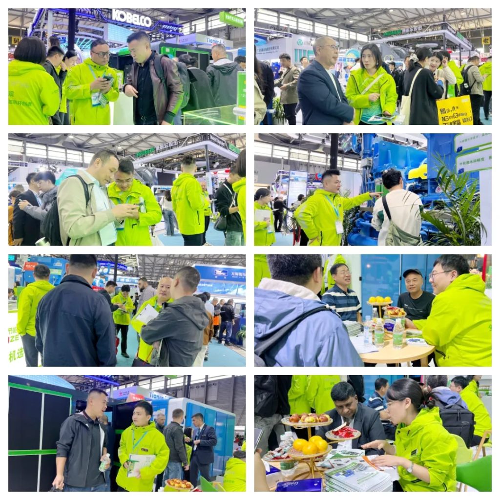 booth-interactive-visitors-ptc-exhibition