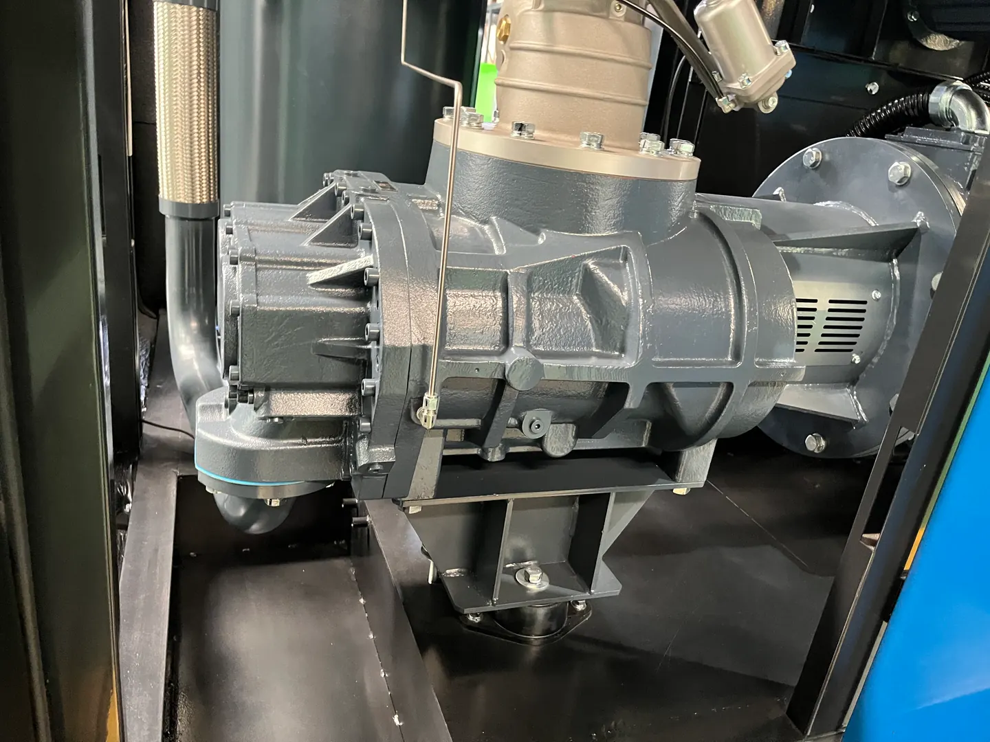 Oil-injected screw compressor main unit at the factory, ready for shipment