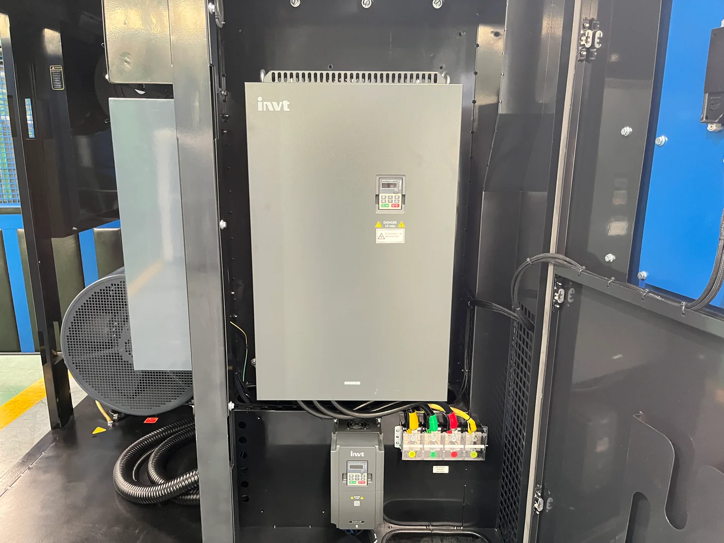 Variable-speed drive (VSD) inverter cabinet of an oil-injected screw compressor